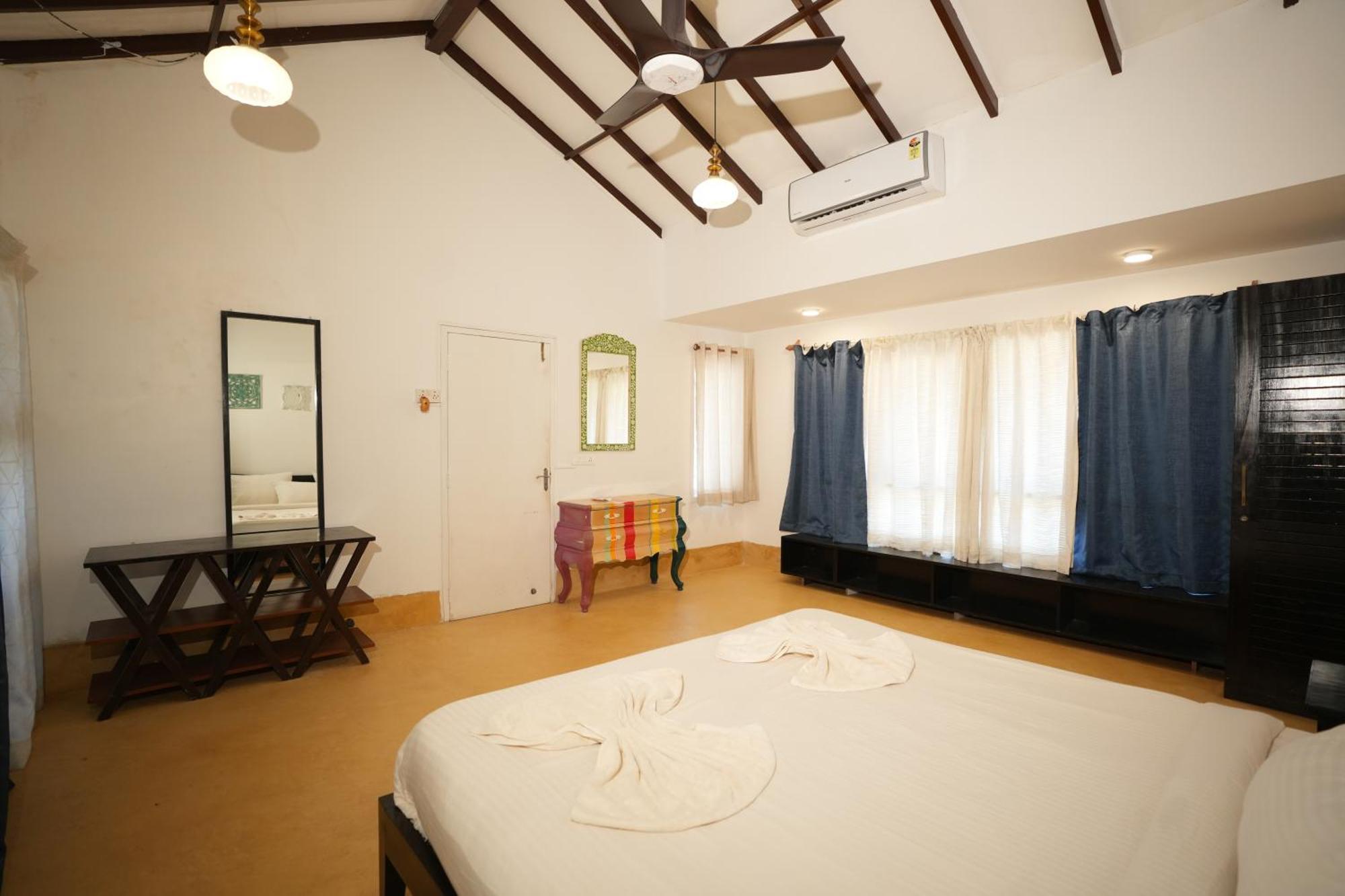 Villa M - Solitude 2 Candolim Goa 3Bhk, Pool Facing, Near Beach, Free Breakfast, Free Wifi And Prime Location Buitenkant foto
