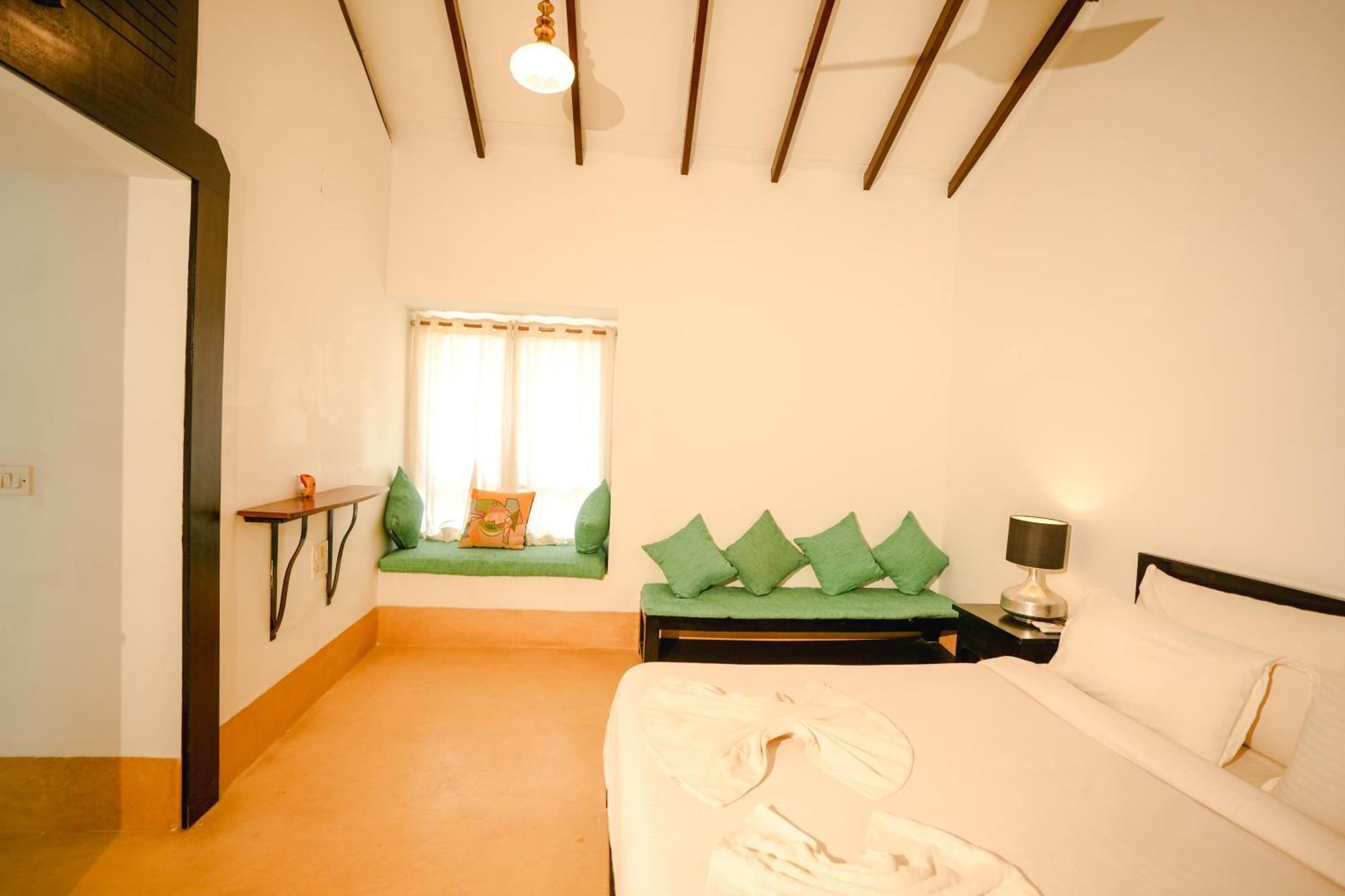 Villa M - Solitude 2 Candolim Goa 3Bhk, Pool Facing, Near Beach, Free Breakfast, Free Wifi And Prime Location Buitenkant foto