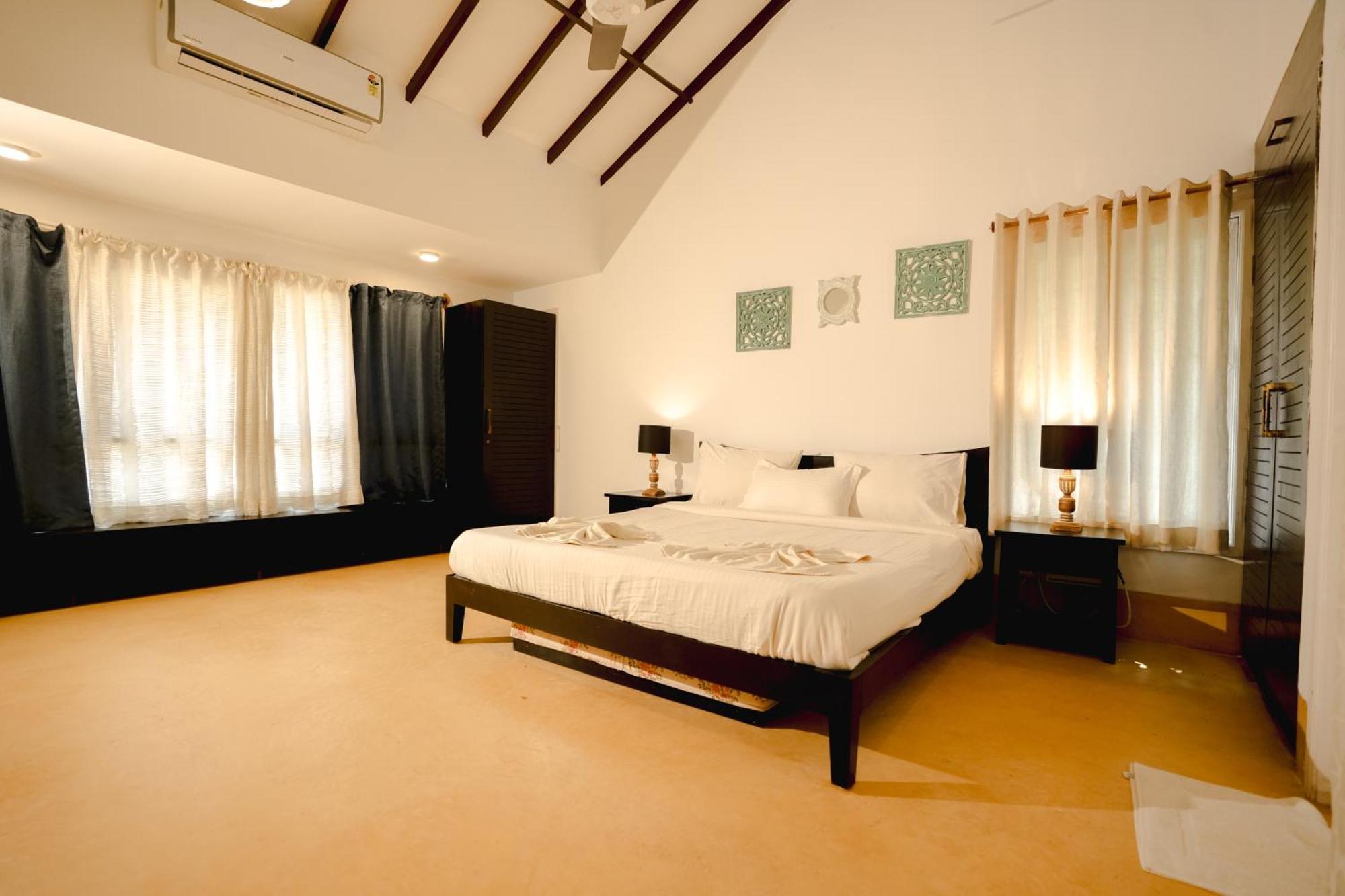 Villa M - Solitude 2 Candolim Goa 3Bhk, Pool Facing, Near Beach, Free Breakfast, Free Wifi And Prime Location Buitenkant foto