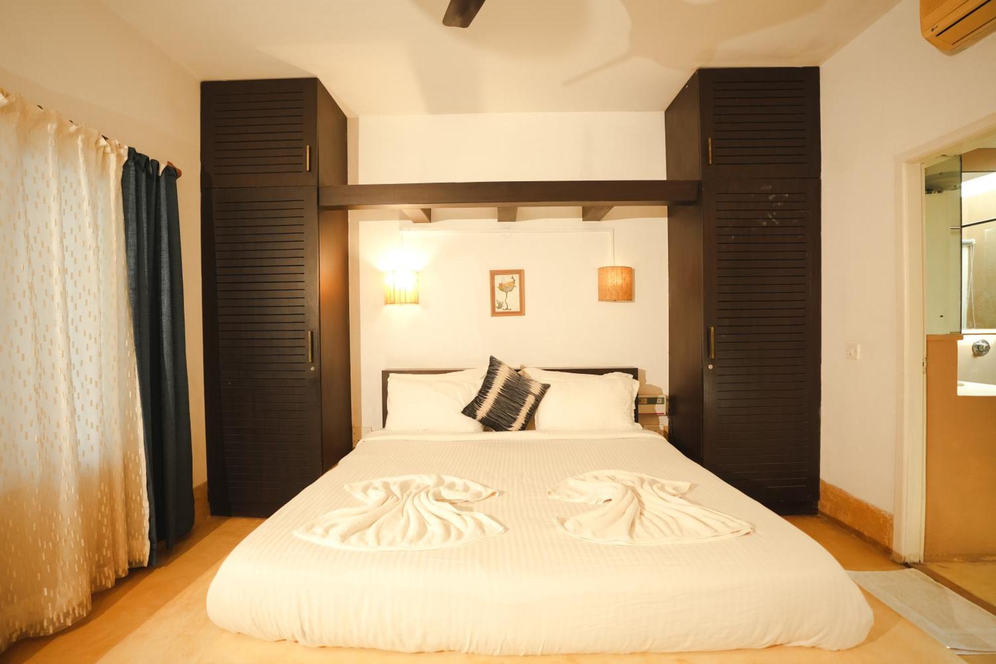 Villa M - Solitude 2 Candolim Goa 3Bhk, Pool Facing, Near Beach, Free Breakfast, Free Wifi And Prime Location Buitenkant foto