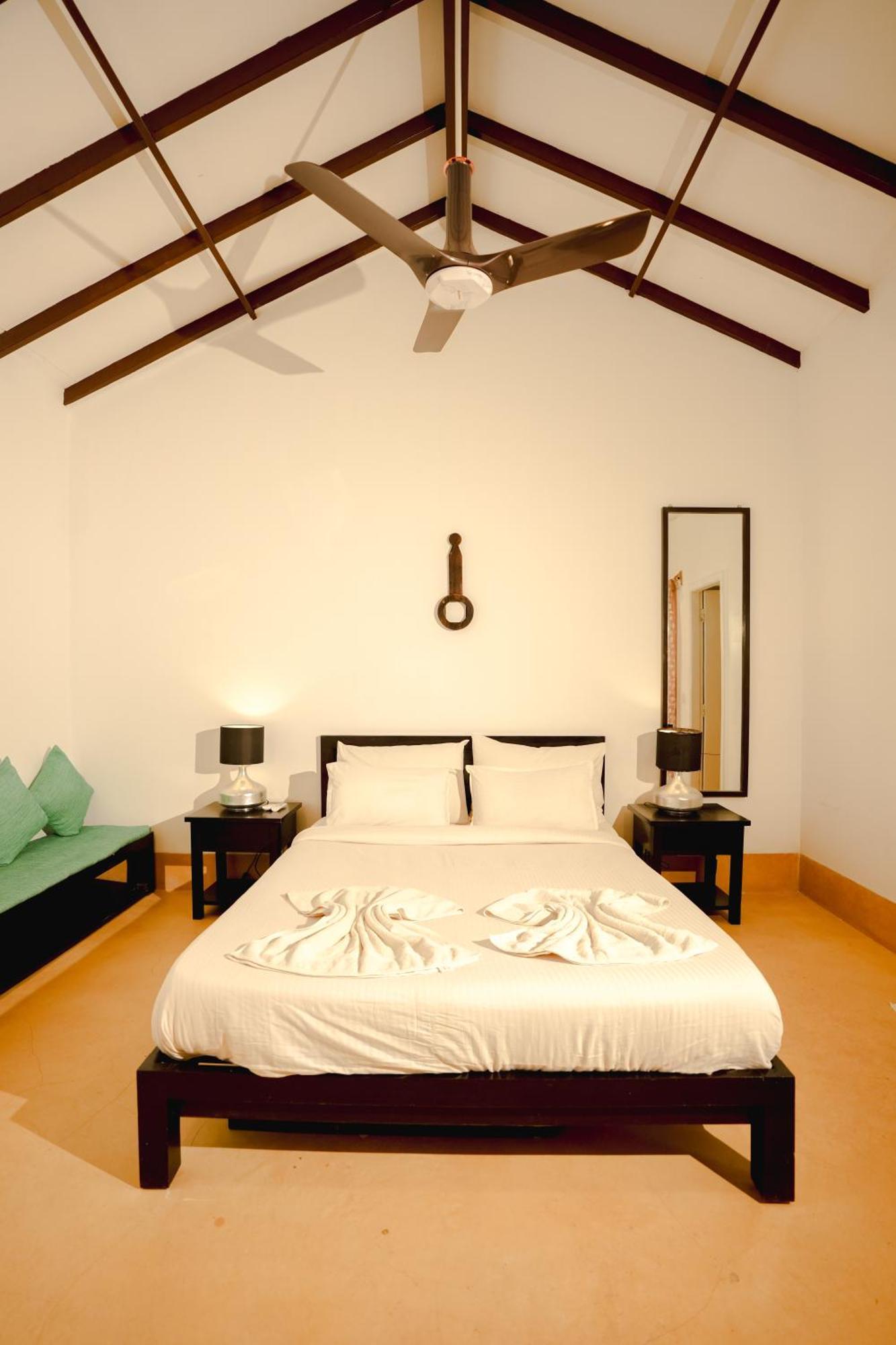 Villa M - Solitude 2 Candolim Goa 3Bhk, Pool Facing, Near Beach, Free Breakfast, Free Wifi And Prime Location Buitenkant foto